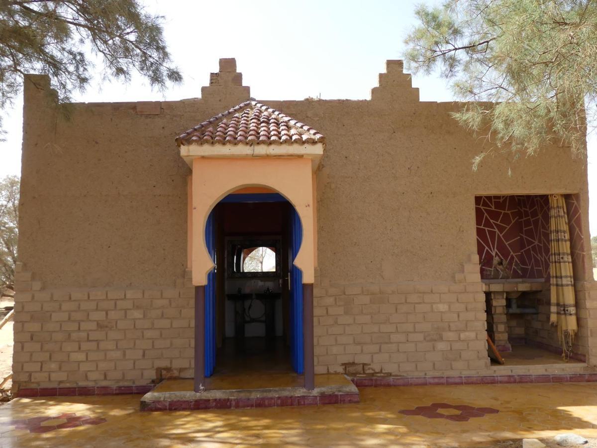 Les Pyramides Hotel Merzouga Exterior photo